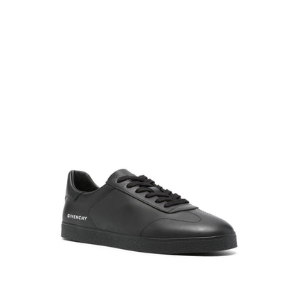 Givenchy 'Town' Leather Low Sneakers